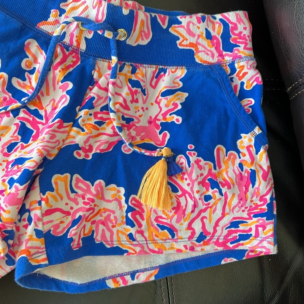 Lilly Pulitzer Electric Blue and Pink Coral Shorts - Picture 4 of 8